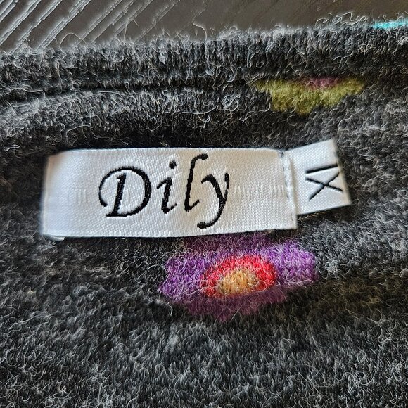 XL Grey with Floral Pattern Sweater Dress EUC Knee Length - Picture 12 of 12